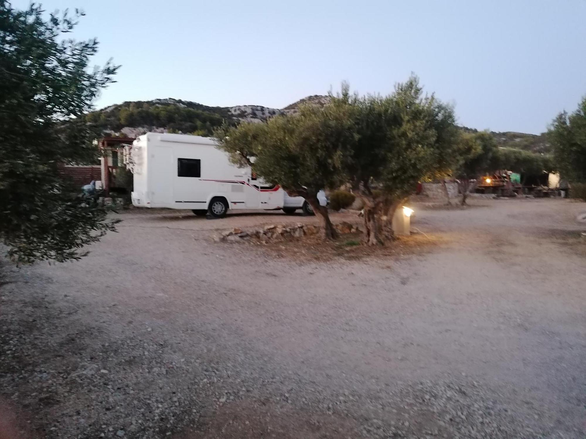 ホテル Camp Kopito フヴァル エクステリア 写真
