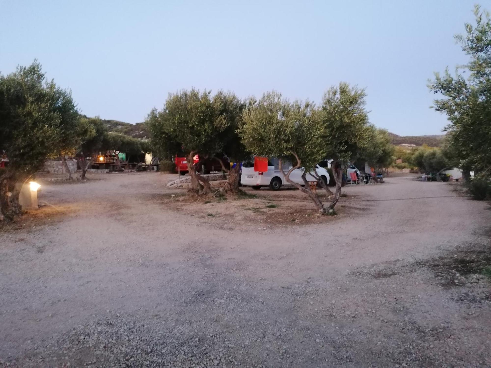 ホテル Camp Kopito フヴァル エクステリア 写真